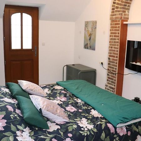 مبيت وإفطار Gerponville Le Jardin Des Roses المظهر الخارجي الصورة